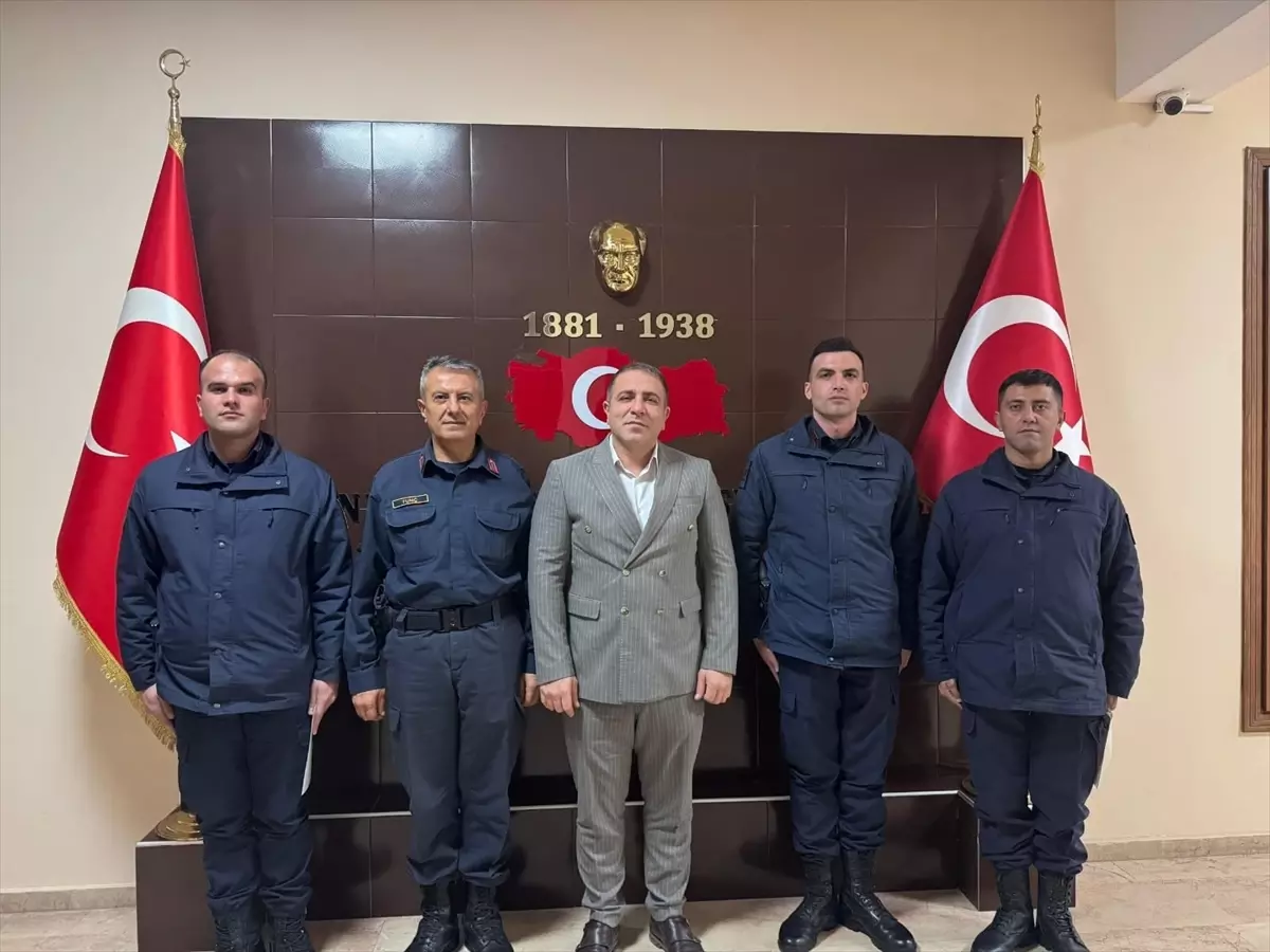 Hayrat'ta Jandarma, Hastayı Zamanında Sağlık Ekiplerine Ulaştırdığı İçin Başarı Belgesi Aldı