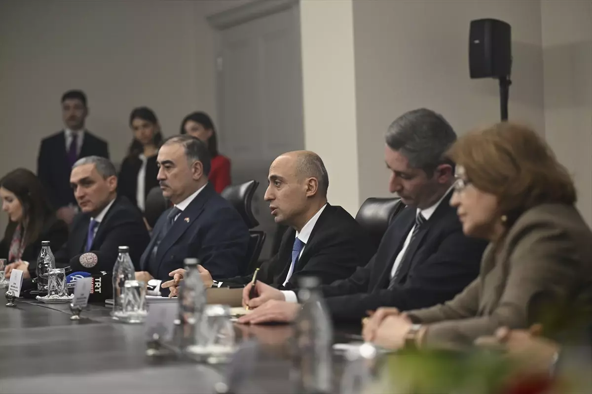 Türkiye ve Azerbaycan Eğitim Bakanları Tekin ve Amrullayev'ten Ortak Projelerle Kardeş Okul Anlaşması