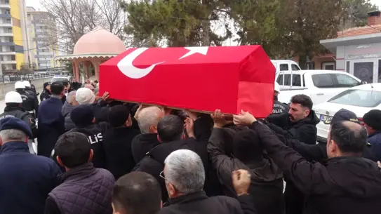 Kaza sonrası polis memuru