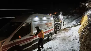 Karlı yollarda hastanın ambulansla taşınması