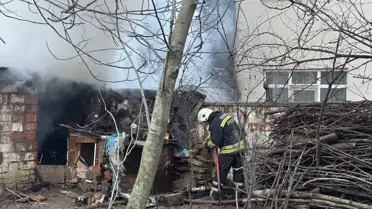 Yangın sırasında itfaiye ekipleri