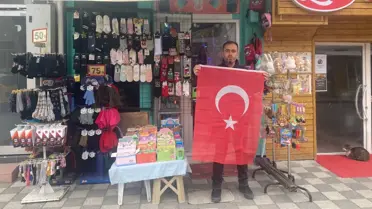 Türk bayrağına yönelik saldırı anı