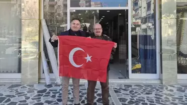 Mardin’de YPG/SDG yandaşlarının Türk bayrağına saldırısı