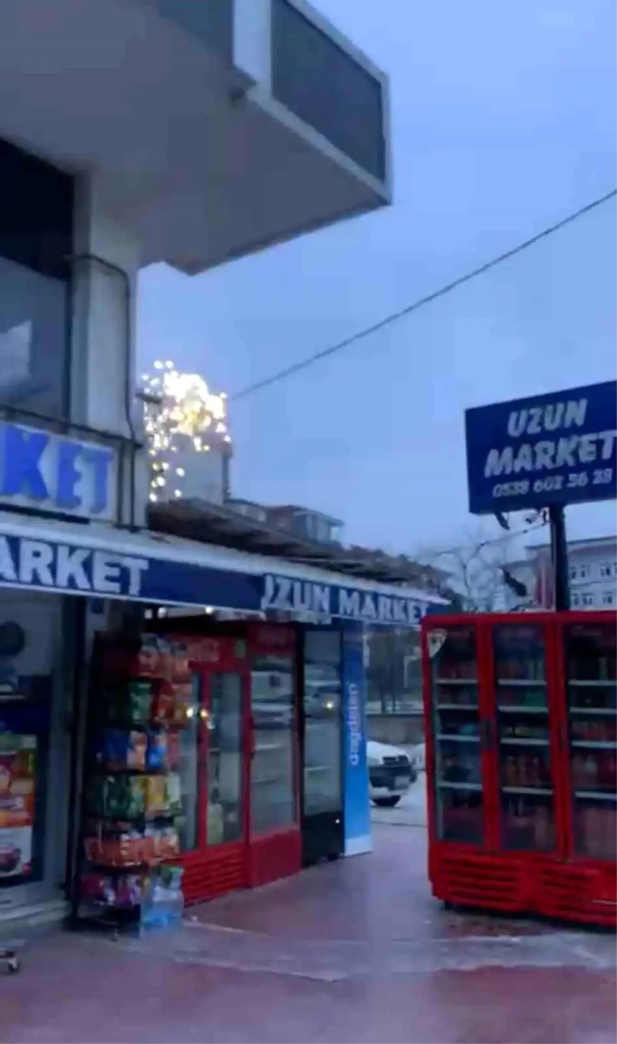 Çerkezköy'de Elektrik Tellerinden Çıkan Kıvılcım Panik Yarattı