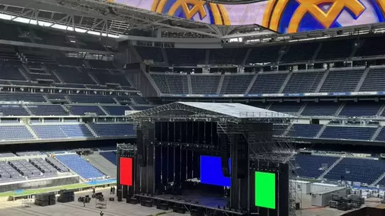 Bernabeu Stadyumu'nda konser sahnesi