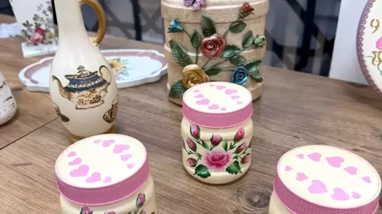 Dönüştüren Eller Atölyesi içinde atık dönüşüm süreci