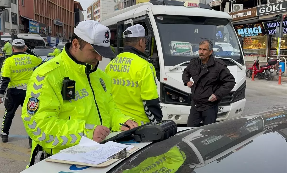 Adana Trafik Denetiminde 28 Sürücüye Toplam 116.976 TL Ceza Kesildi