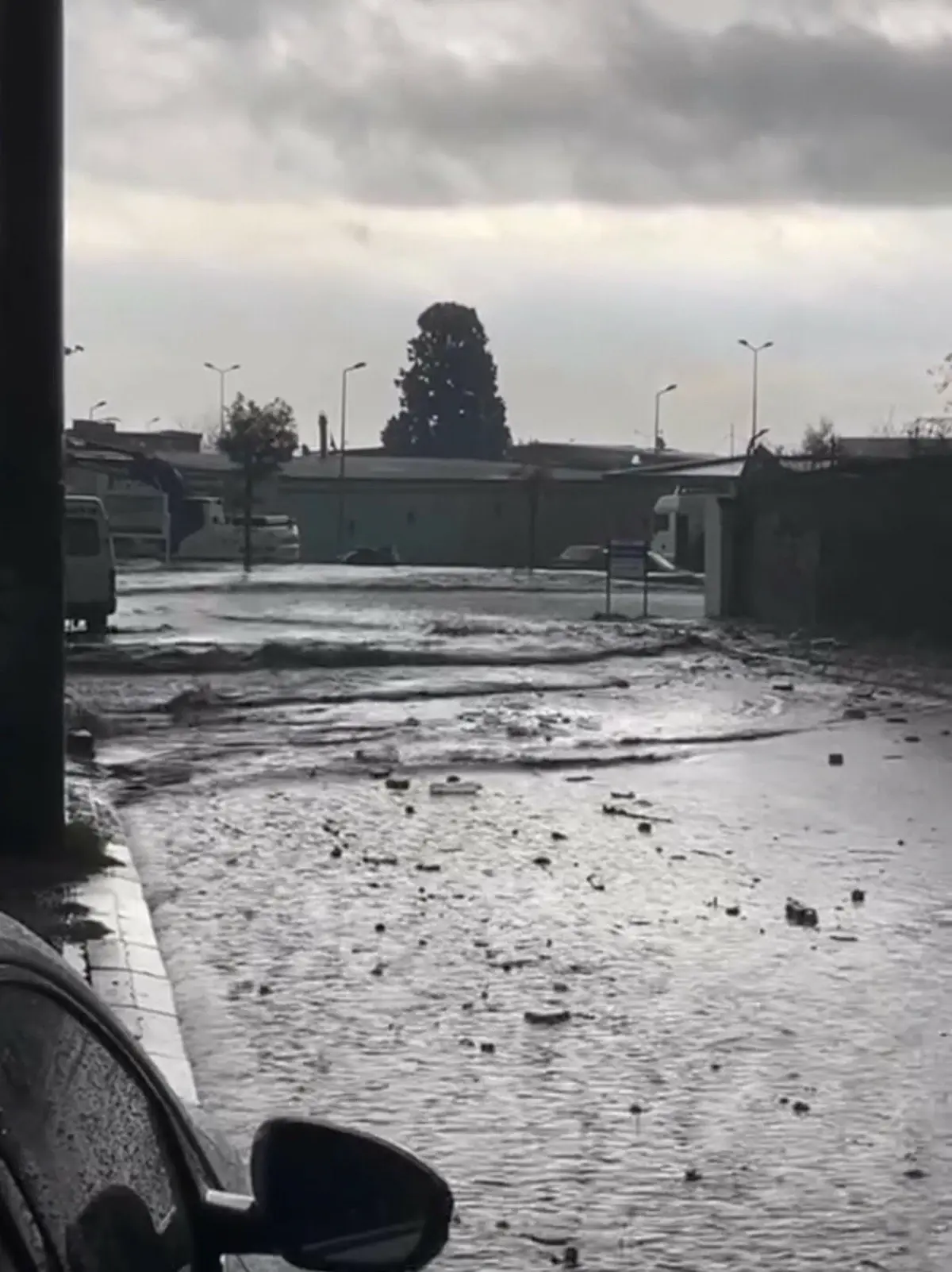 Aydın’da Şiddetli Sağanak Yağış Sel ve Tahliye Çalışmalarını Tetikledi