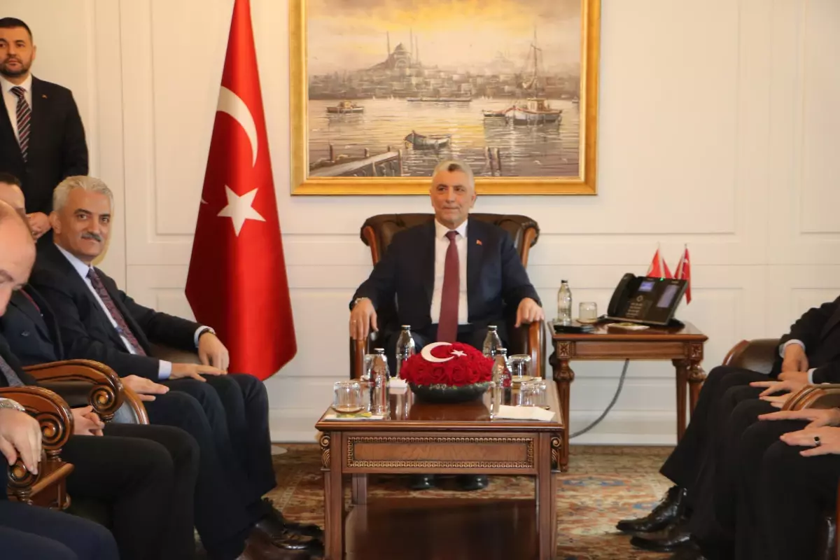 Ticaret Bakanı Ömer Bolat, Düzce Esnafına 100 Milyon Lira Kredi Desteği Açıklaması