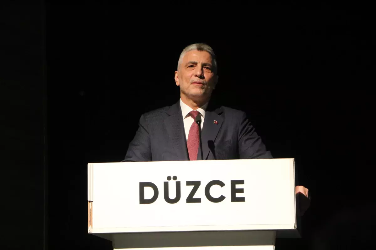 Bakan Ömer Bolat, Düzce İl Divanı'nda Ekonomik Büyümeyi ve Esnaf Desteklerini Vurguladı
