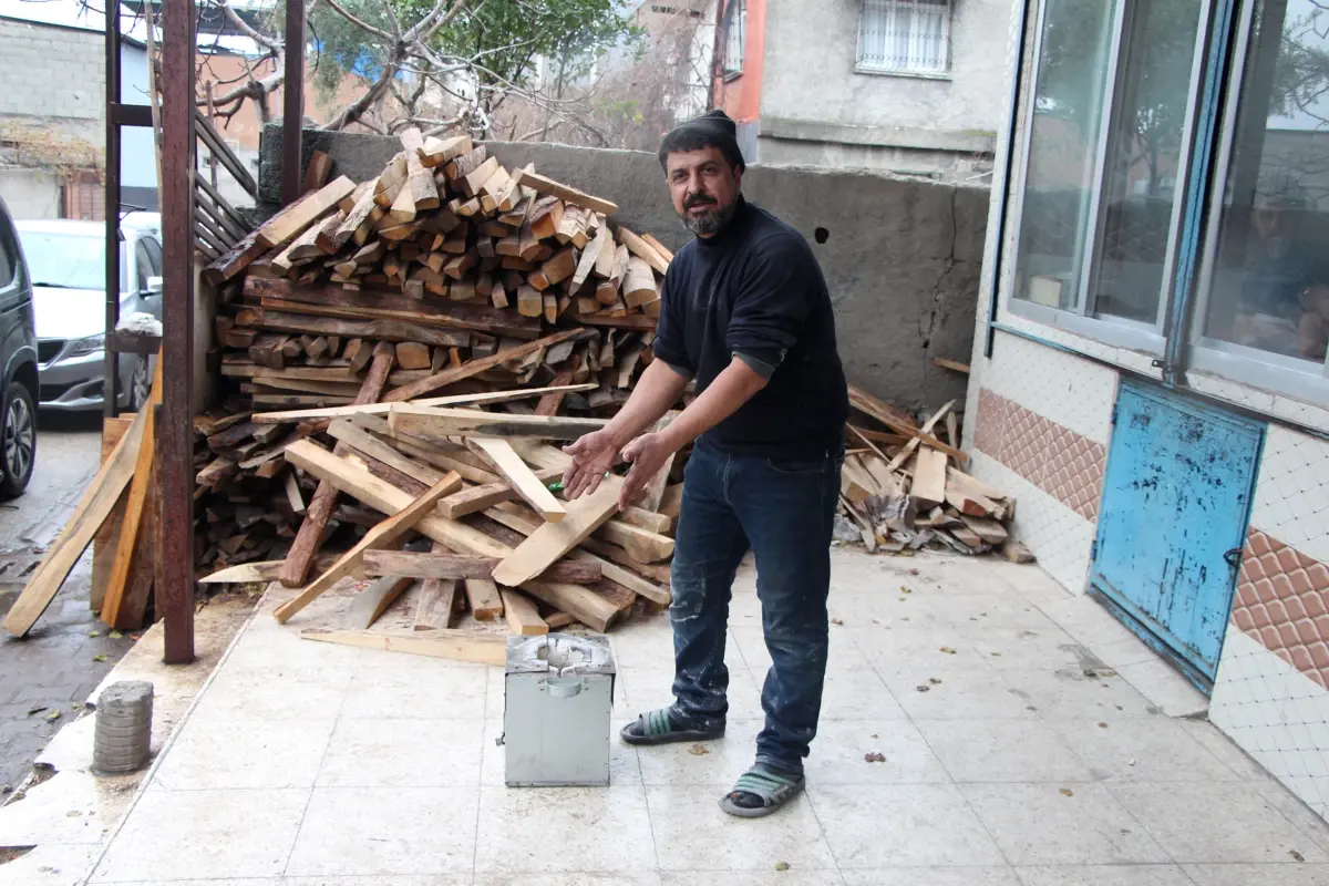 Adana’da Fırıncı Abit Yüksel, Çay Demlerken Benzinle Ateş Aldı ve Yaralanmadan Kurtuldu