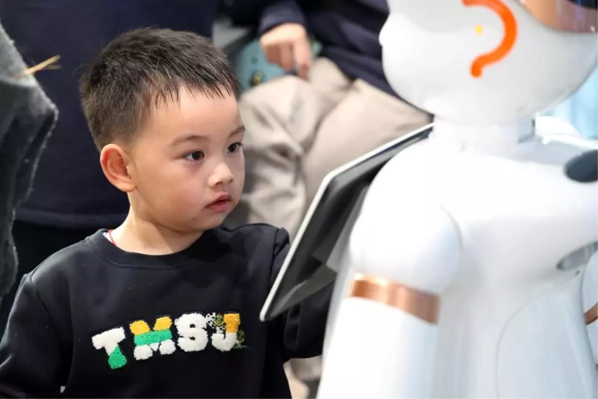 Shenzhen'in Dış Ticaret Hacmi 2025'te %1,4 Artarak 4,55 Trilyon Yuan'a Ulaştı