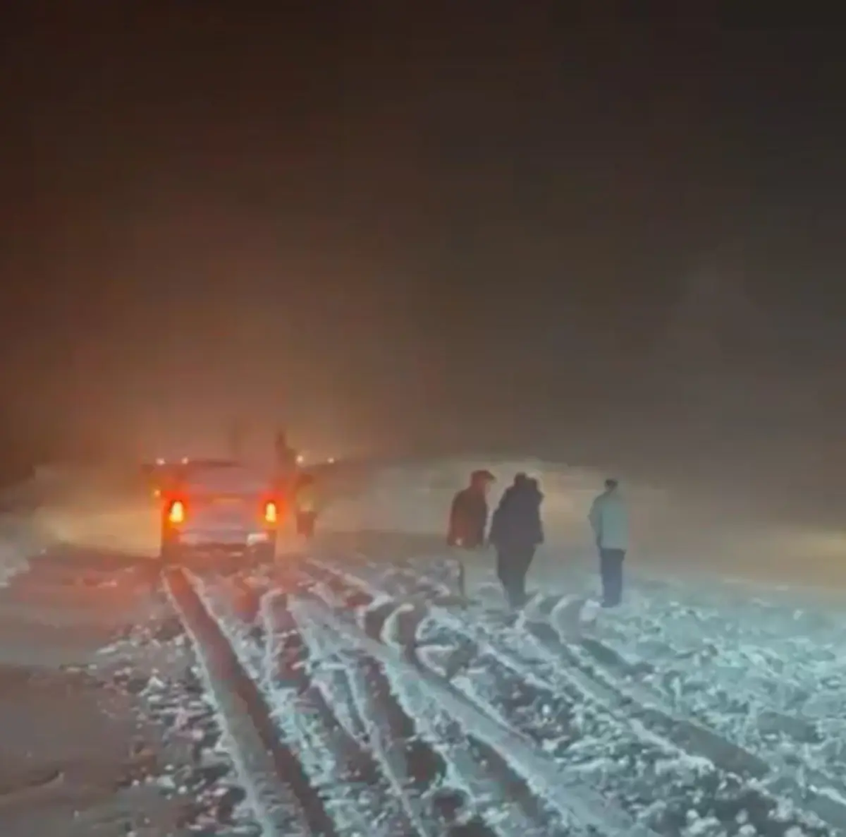 Erzincan-Sivas Karayolu Çığ Nedeniyle Trafiğe Kapandı