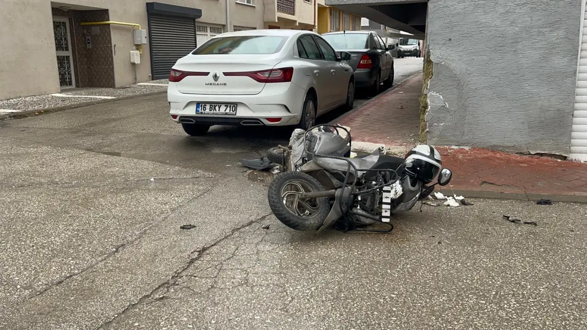 Eskişehir'de Motosiklet Çarpışması: Sürücü K.H. Ağır Yaralı