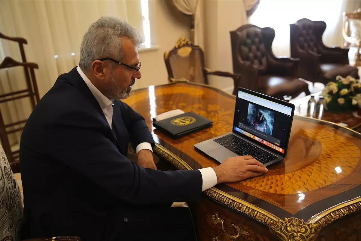 Hatay Büyükşehir Belediye Başkanı Öntürk, AA’nın Yılın Kareleri Seçiminde Oy Kullandı