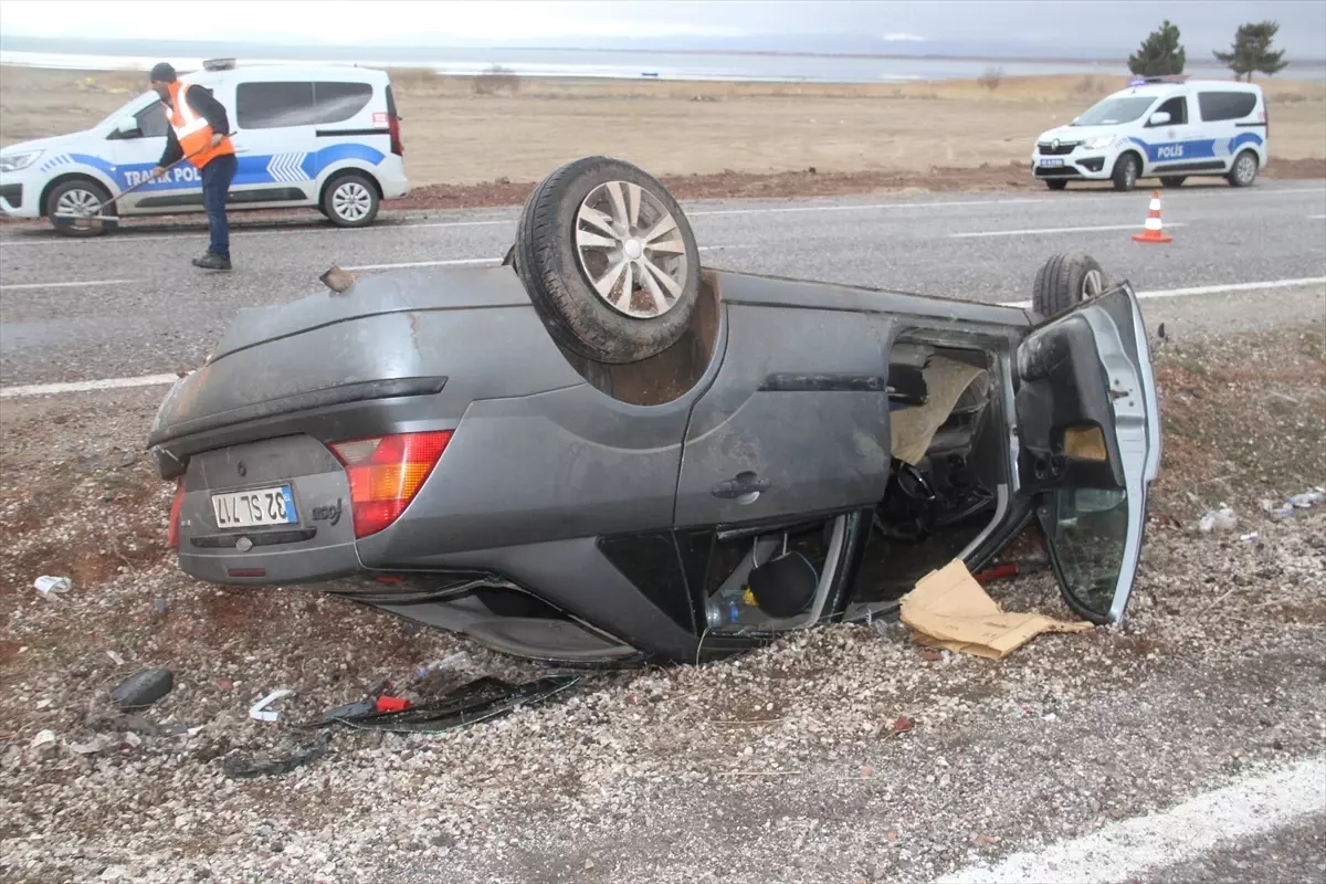 Konya'nın Beyşehir İlçesinde Otomobil Devrildi: 6 Kişi Yaralandı