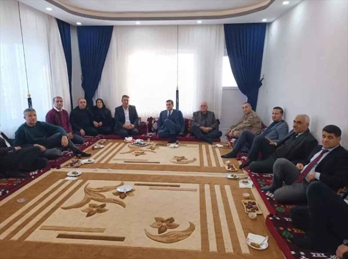 Kozluk Kaymakamı Ümit Fırat Böçkün, Şehit Ailesiyle Buluştu