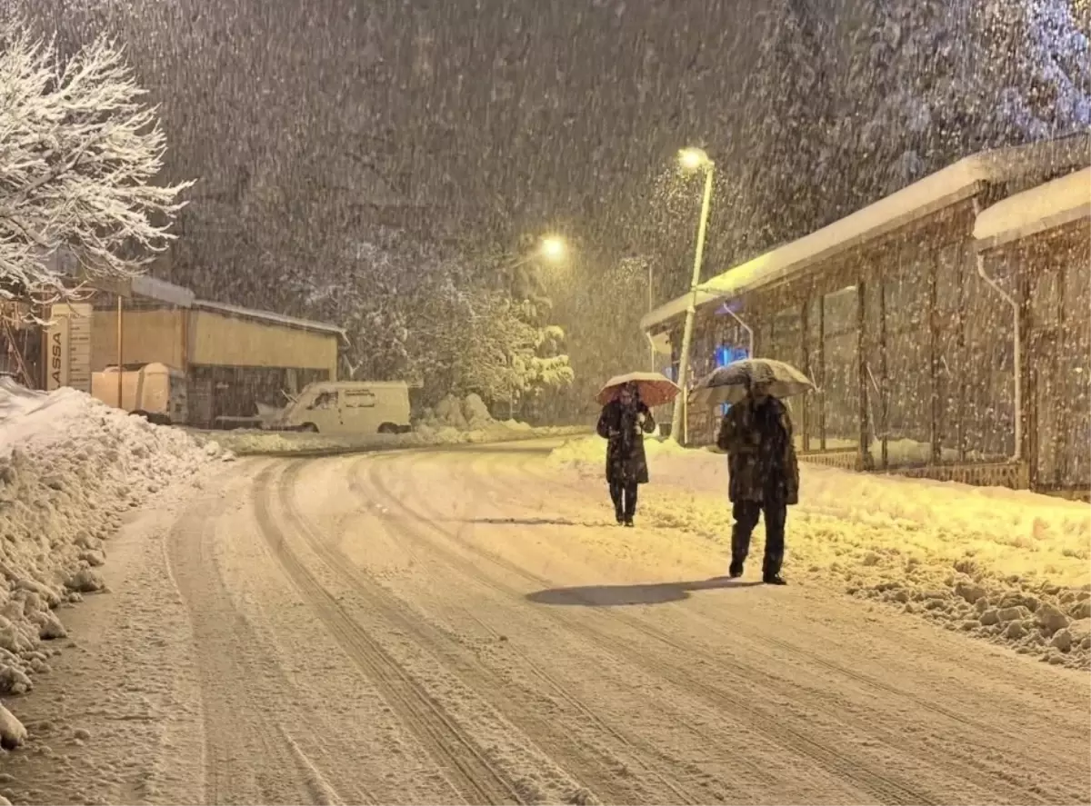Malatya’da Şiddetli Kar Yağışı Nedeniyle Personellere İdari İzin ve Motosiklet Trafiği Kısıtlaması