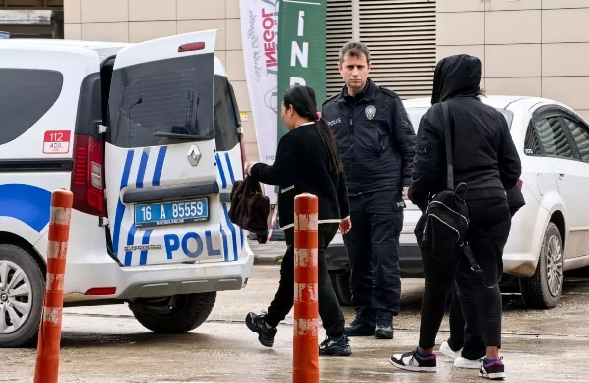 İnegöl'de Masaj Salonunda Kaçak Çalıştırılan Üç Kadın Operasyonda Yakalandı