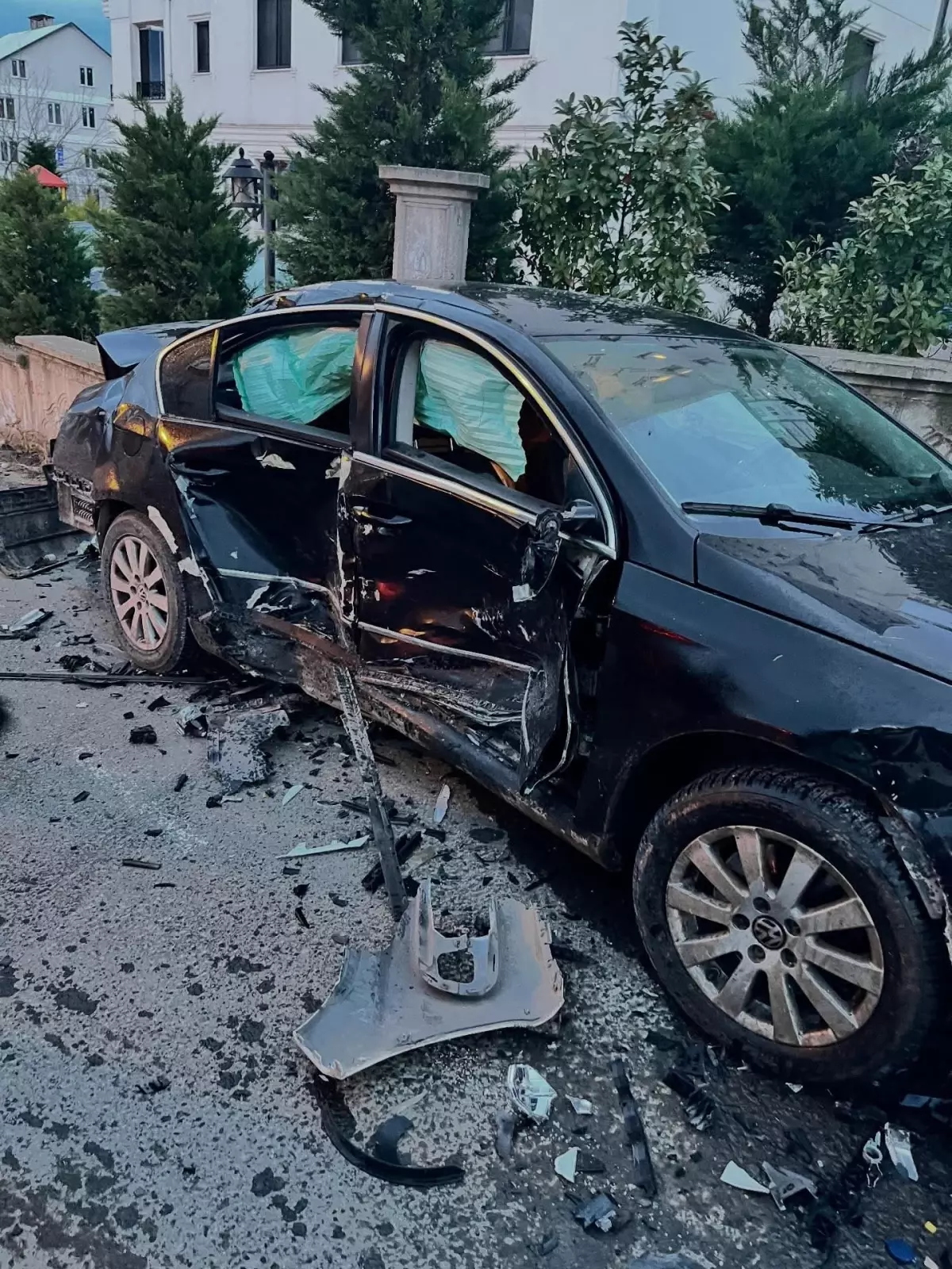 Fatsa'da İki Otomobil Çarpıştı, Sürücüler Hastaneye Kaldırıldı