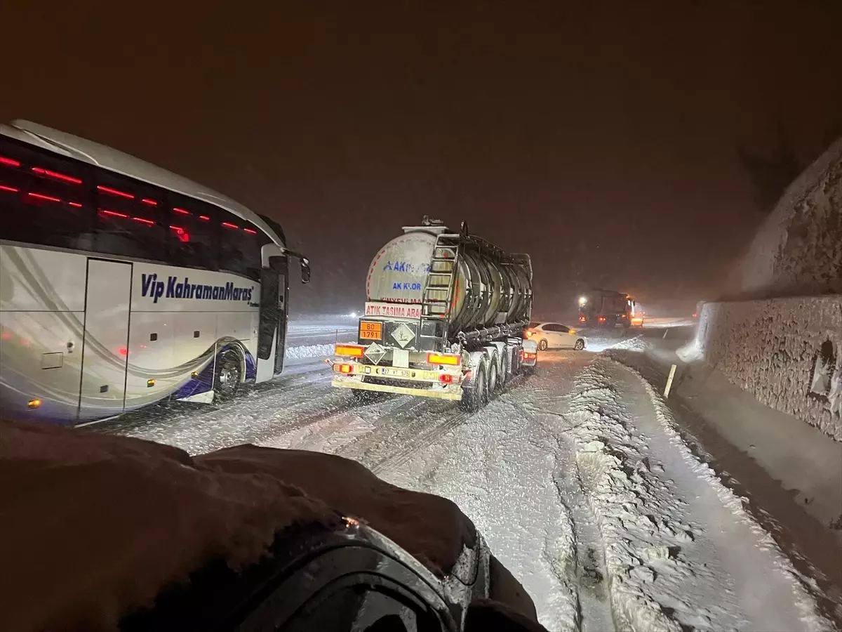 Osmaniye'de Şiddetli Kar Yağışı Sonrası Kurtarma Operasyonu