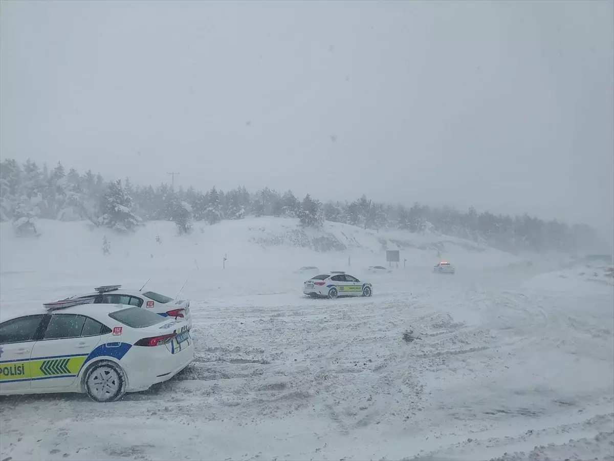 Tokat‑Sivas Karayolunda Yoğun Kar Yağışı Sürücüleri Uyarıyor
