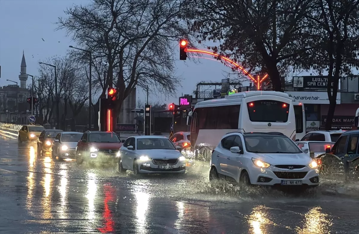 Marmara Bölgesi’nde Şiddetli Sağanak Yağışlar Devam Ediyor