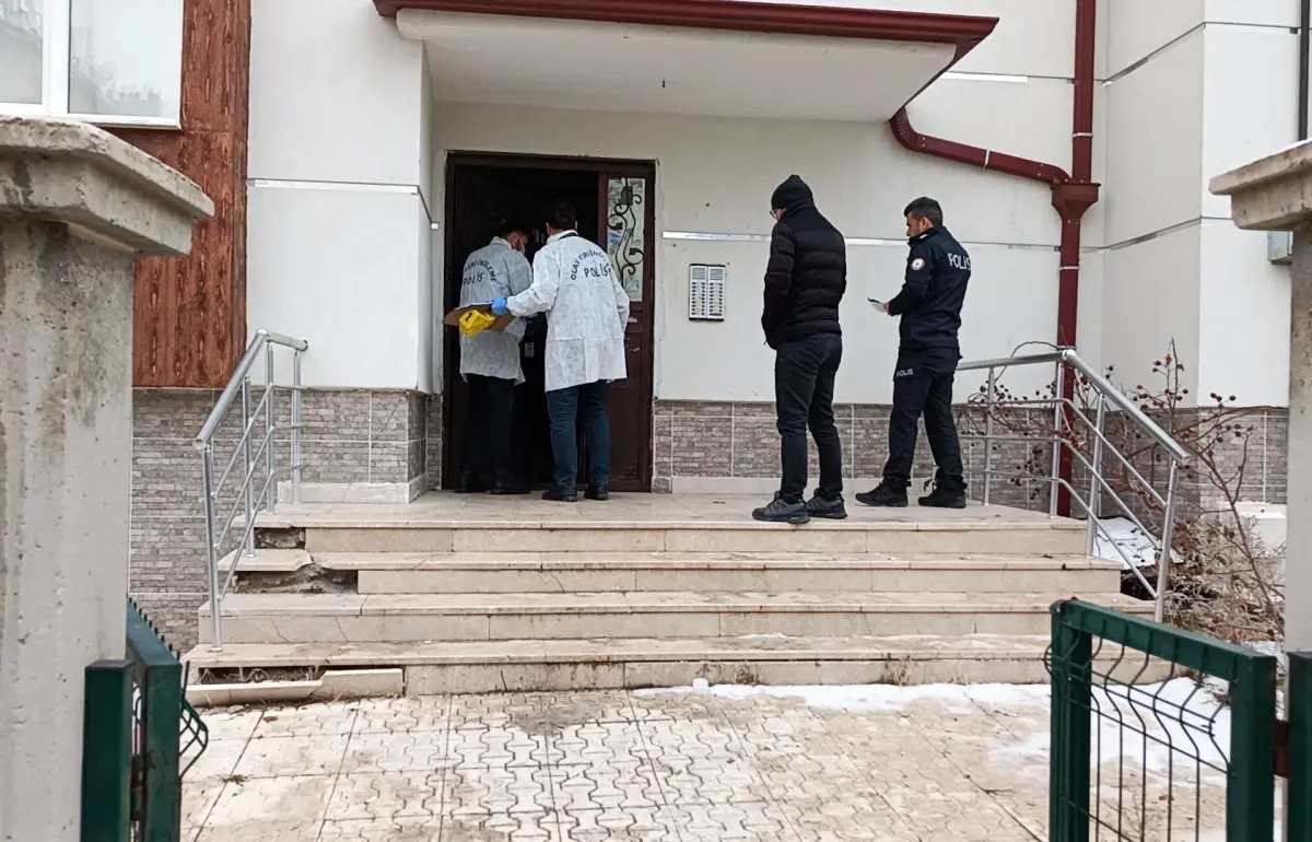 Karaman'da 26 Yaşındaki Mehmet Badan Evinde Hayatını Kaybetti