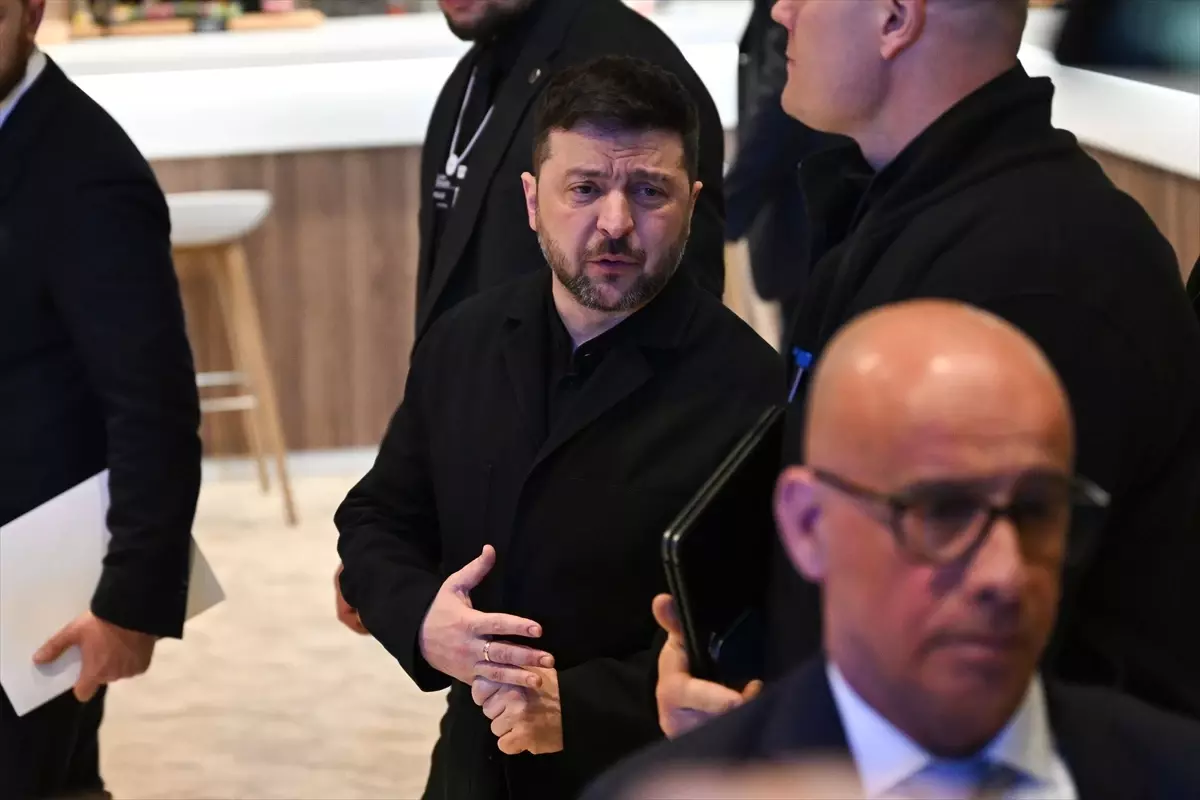 Zelenskiy, BAE'de ABD Heyetiyle Üçlü Görüşme Planını Açıkladı