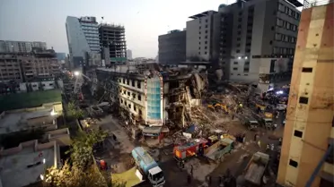 Karaçi'deki Yangın Anı