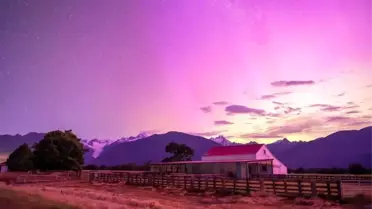 Yeni Zelanda’nın Fox Buzulu’nda Büyüleyici Aurora Görüntüsü