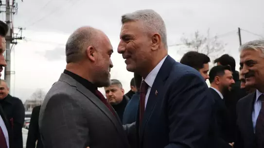 Bakan Bolat Düzce'deki iş dünyası buluşmasından fotoğraf