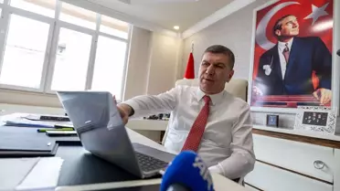 Başkan Ercengiz, Yılın Kareleri finalist fotoğraflarını incelerken