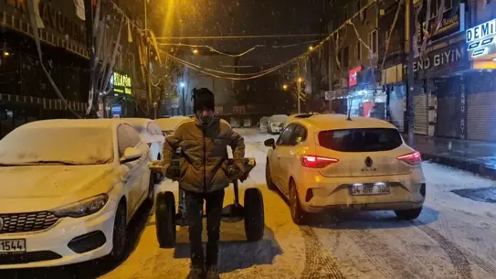 Diyarbakır sokaklarında kar temizleme ekipmanları