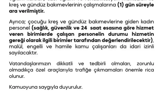 Kar altında kapalı bir eğitim binası