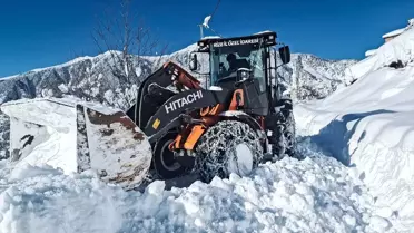 Kar altında kapalı köy yolları