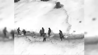 Operasyon sırasında ele geçirilen uyuşturucu paketleri