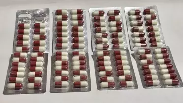 Operasyon sırasında ele geçirilen uyuşturucu haplar