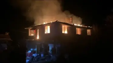 Yangın sonrası yıkılmış evin görüntüsü