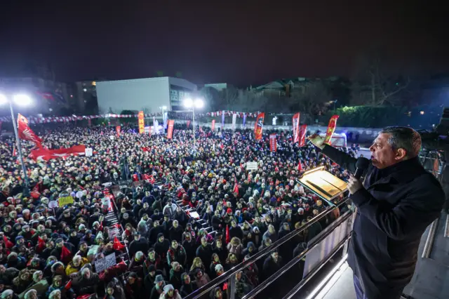 Mitingdeki kalabalık