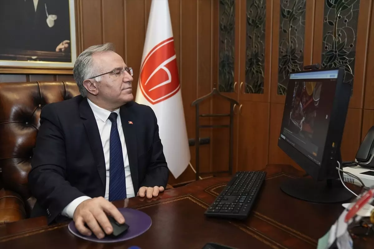 Rektör Güran, 2025 Yılın Kareleri Oylamasında Seçim Yaptı