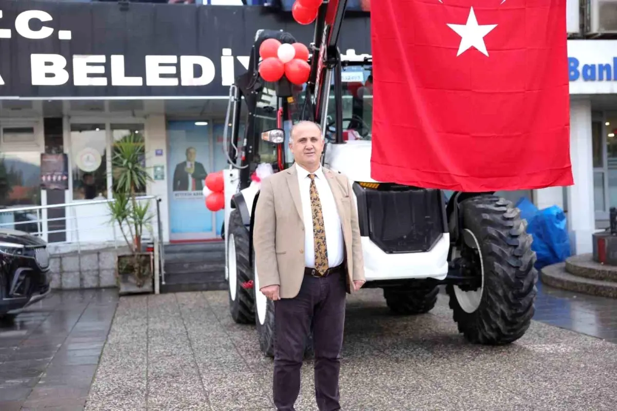 İncirliova'ya 7,5 Milyon TL Hibe: 1 Kepçe ve 243 Çöp Konteyneri Temin Edildi