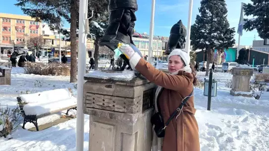 Temizlenmiş büstlerin öncesi ve sonrası görüntüsü