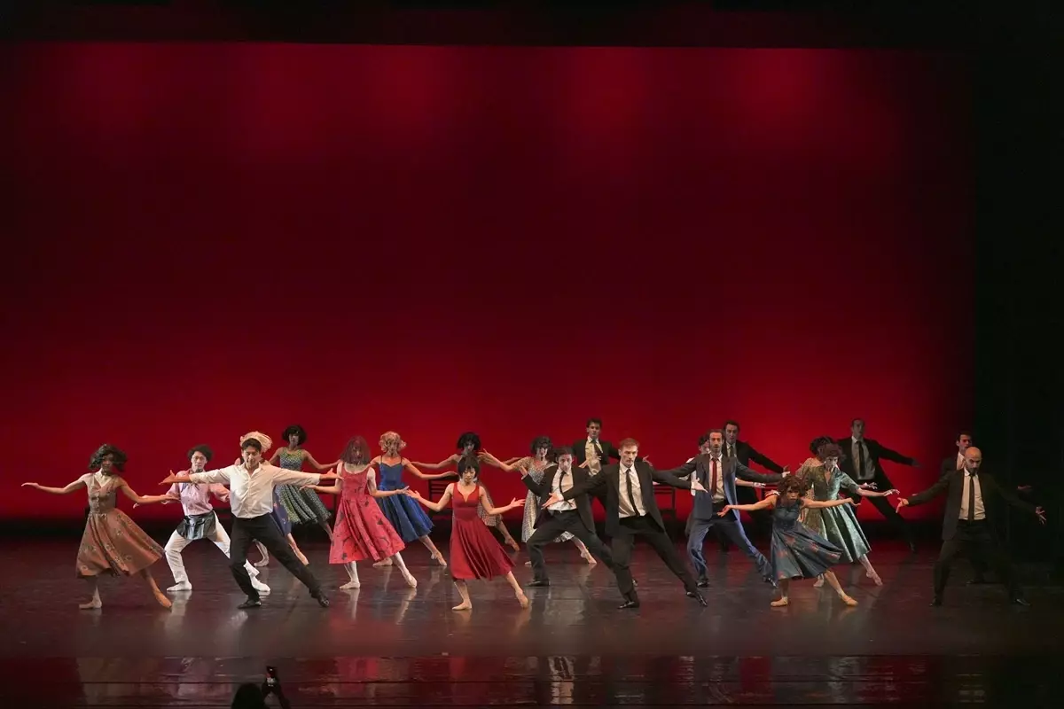 DOB'dan Antalya’da "Tria" Modern Dans Gösterisi