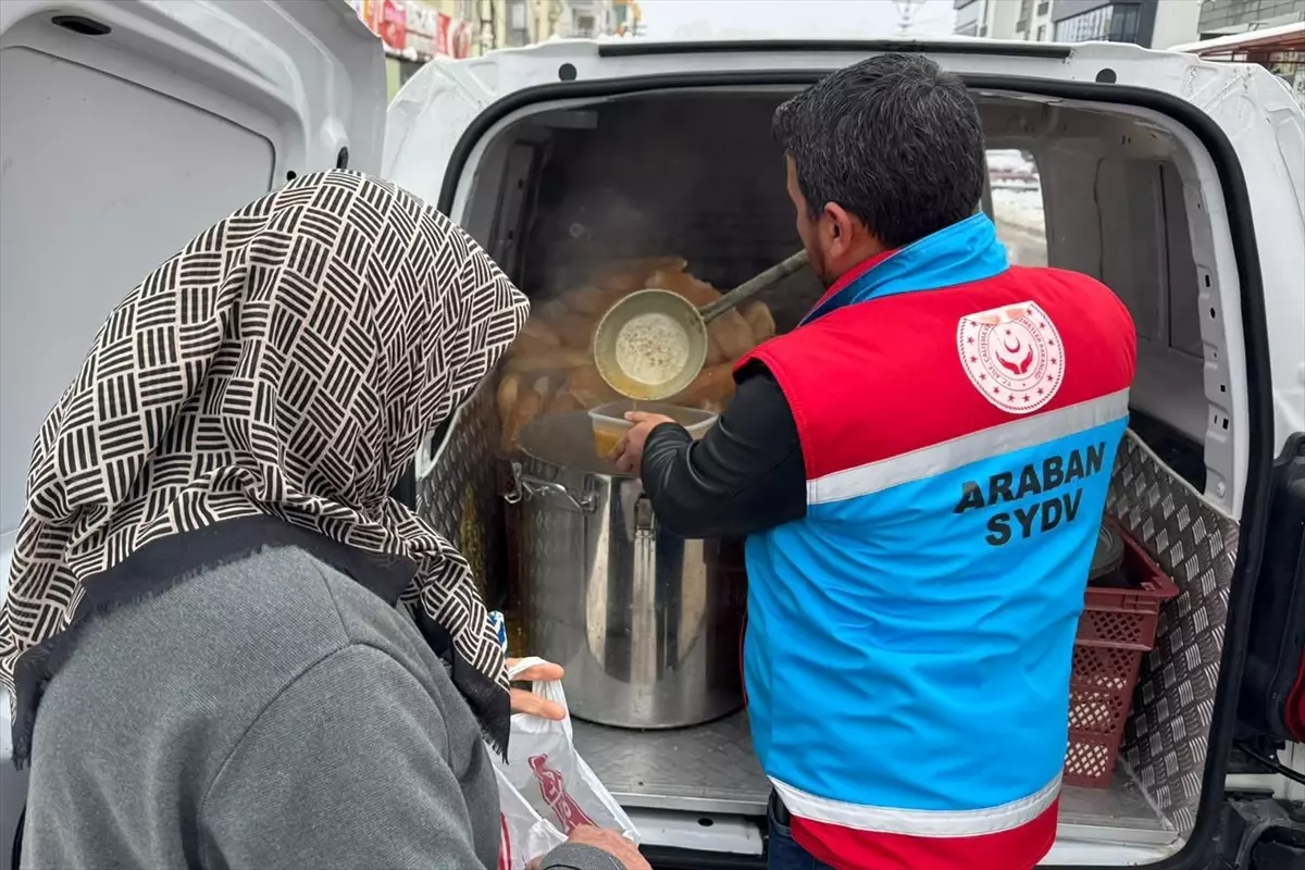 Araban’da 500 Aileye Üç Çeşit Yemek Dağıtıldı