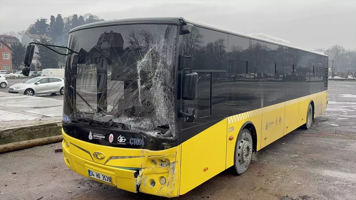 Beykoz’da İki İETT Otobüsü Çarpıştı: 7 Yaralı