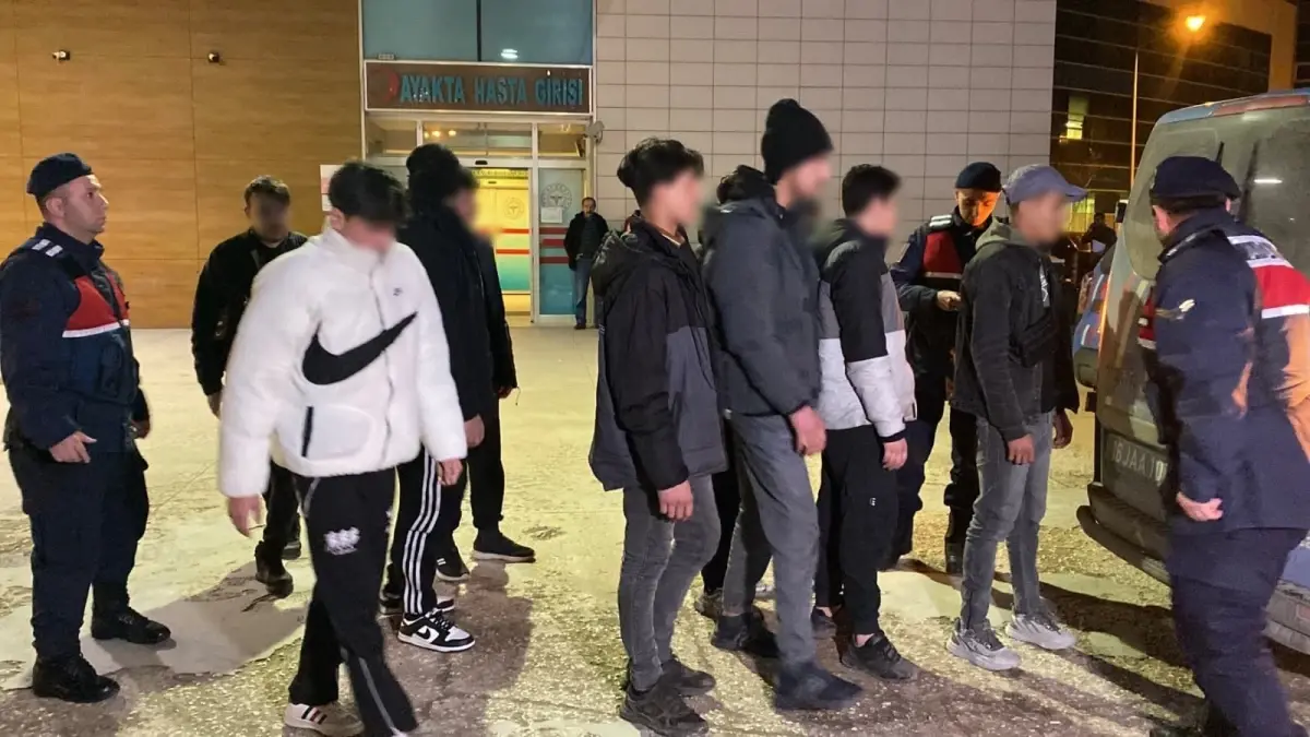 İnegöl'de Jandarma 9 Kaçak Göçmeni Yakalamış