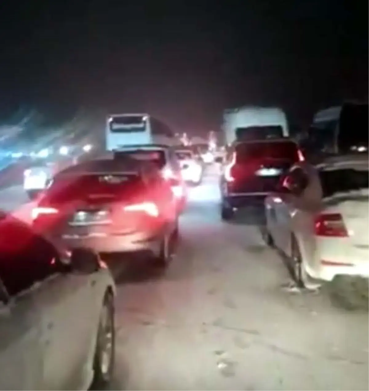 Kar Yağışı Gaziantep‑Nurdağı Devlet Yolunu Kapattı