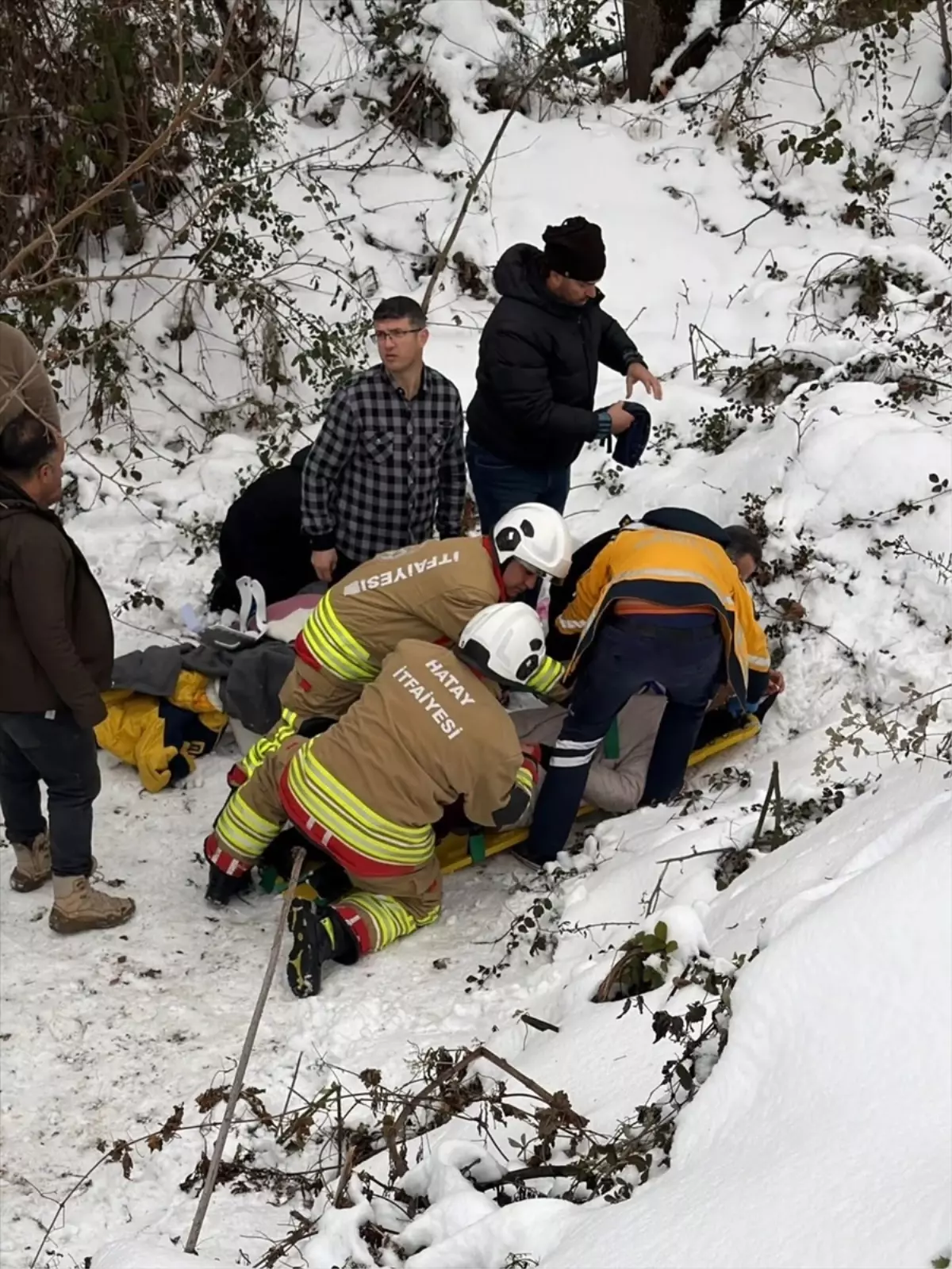Hatay Belen'de Otomobil Dereye Düşerek 5 Yaralı Oldu