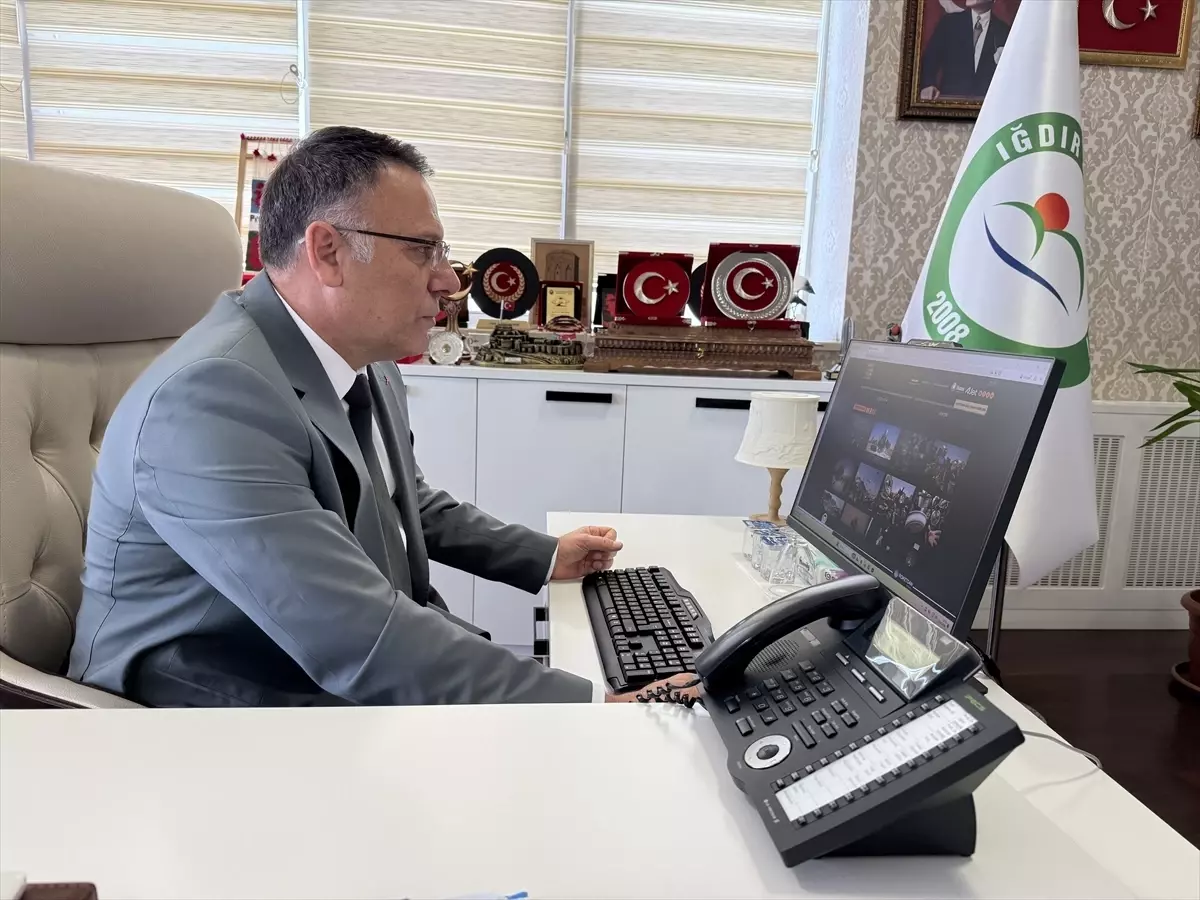 Prof. Dr. Ekrem Gürel, Anadolu Ajansı’nın “Yılın Kareleri” Fotoğraf Yarışmasına Oy Verdi